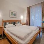 Komfort Appartement mit 2 Schlafzimmern und Balkon im Obergeschoss 068